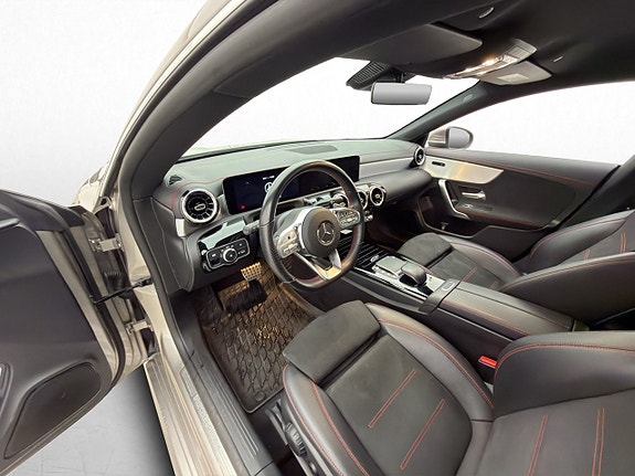Mercedes-Benz CLA200 9 of 30