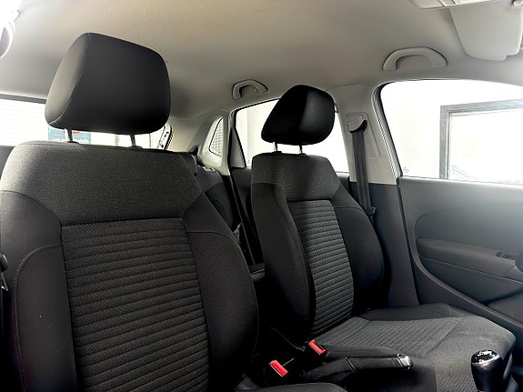 Volkswagen Polo 9 of 15