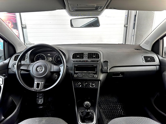 Volkswagen Polo 12 of 15
