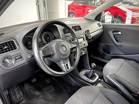 Volkswagen Polo 10 of 15