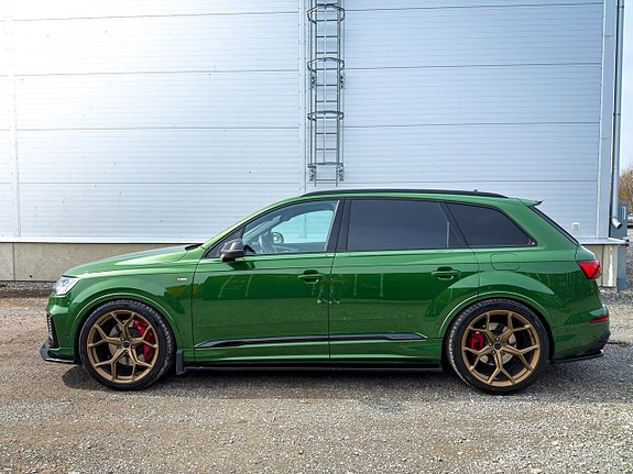 Audi Q7 2 of 5