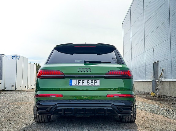 Audi Q7 4 of 5