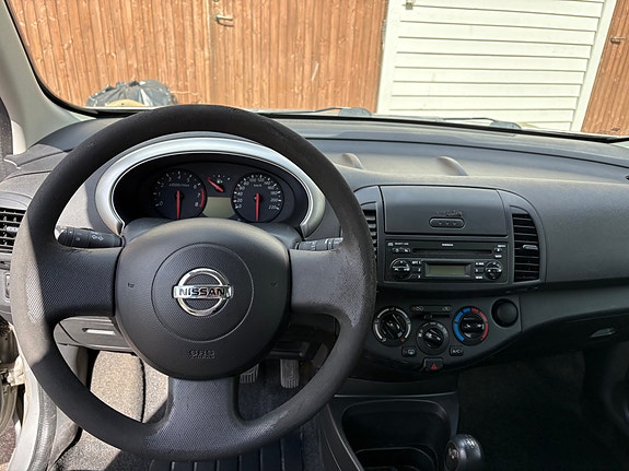 Nissan Micra 9 of 12