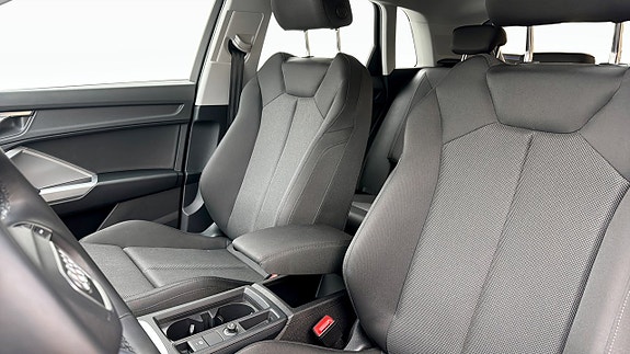 Audi Q3 8 of 18