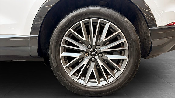 Audi Q3 6 of 18