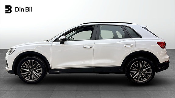 Audi Q3 2 of 18