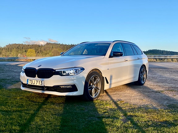 BMW 520d 3 of 5