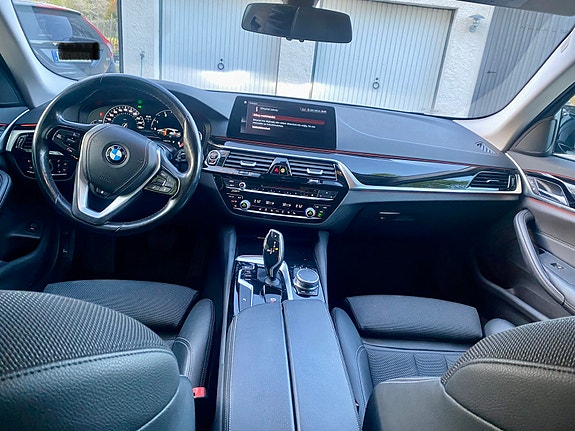 BMW 520d 2 of 5