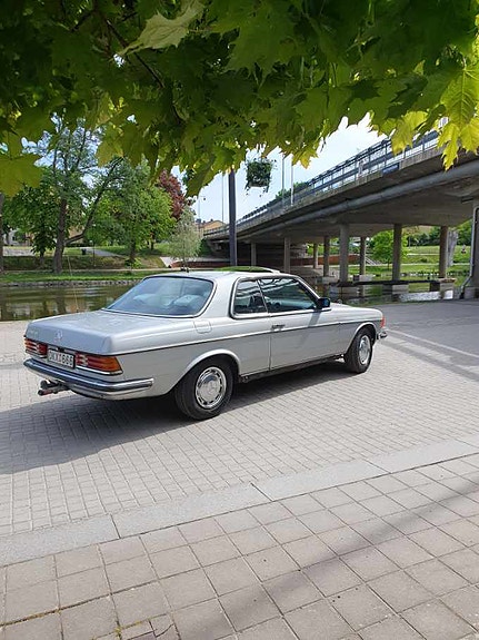 Mercedes-Benz 280 CE 2 of 2