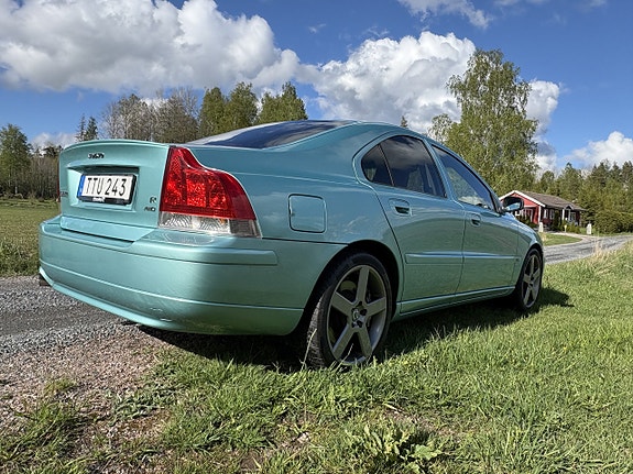 Volvo S60 3 of 5