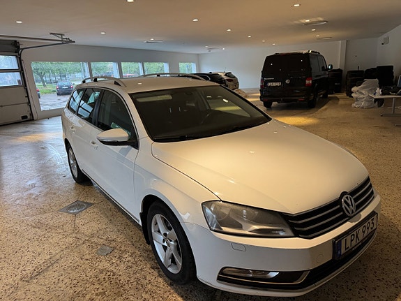 Volkswagen Passat 2 of 5