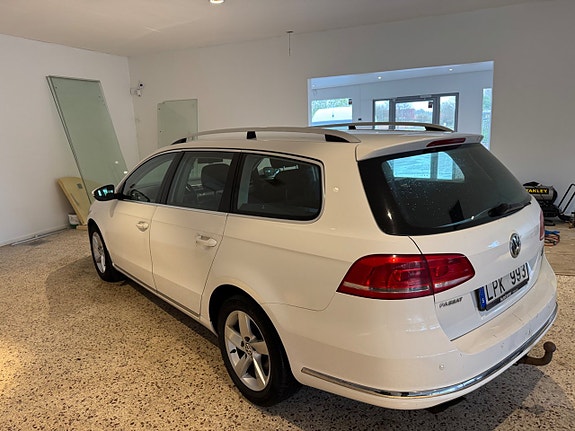 Volkswagen Passat 3 of 5