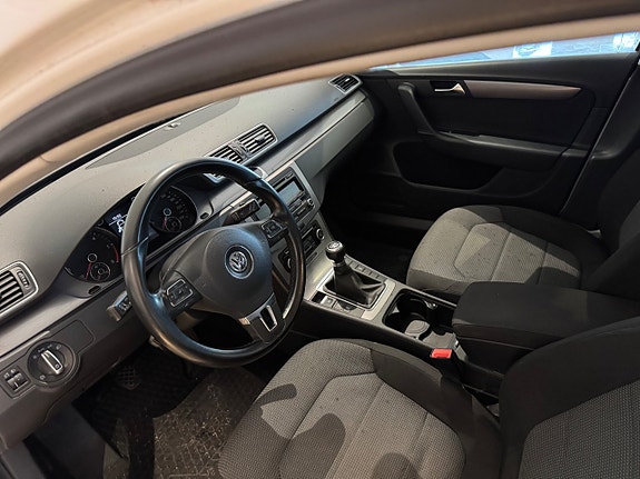 Volkswagen Passat 5 of 5