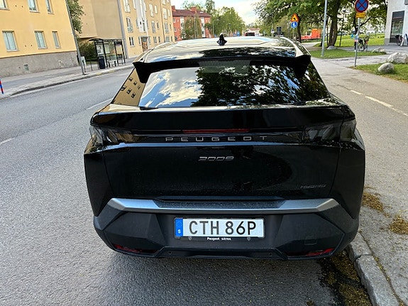 Peugeot 3008 2 of 5