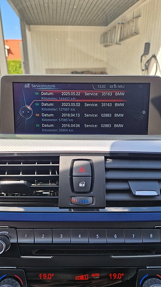 BMW 330d 10 of 12