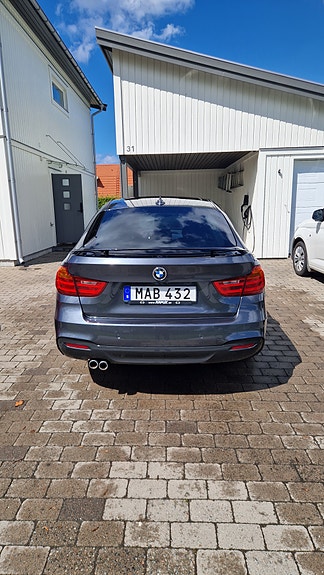 BMW 330d 5 of 12