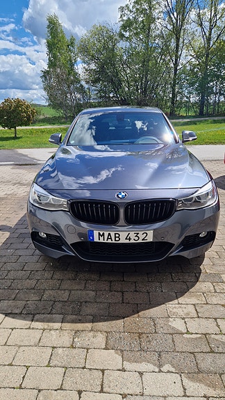 BMW 330d 3 of 12