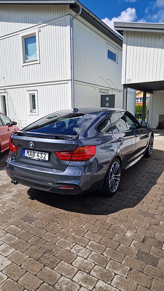BMW 330d 4 of 12