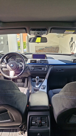 BMW 330d 6 of 12