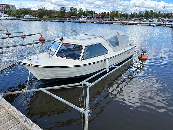 Uttern 560 HT 3 of 7