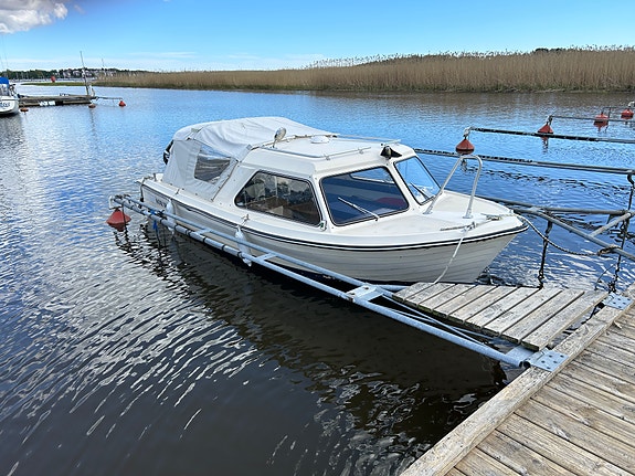 Uttern 560 HT 2 of 7