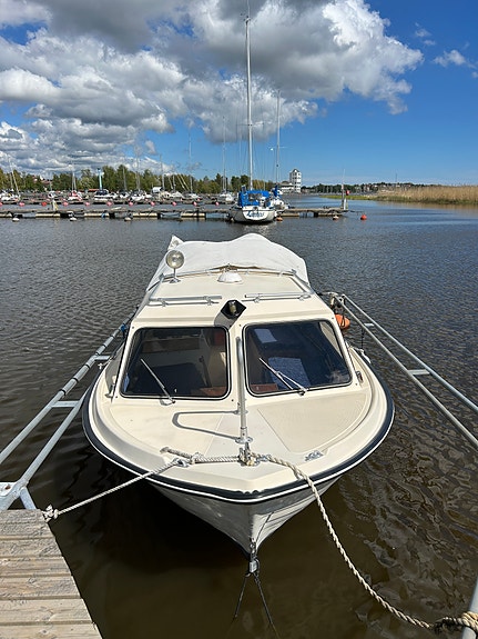 Uttern 560 HT 4 of 7