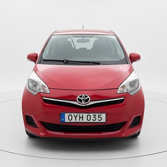 Toyota Verso-S 4 of 5