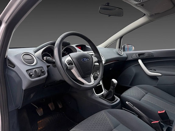 Ford Fiesta 5 of 9