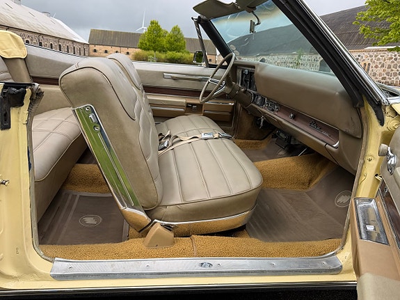 Buick Electra 225 20 of 23