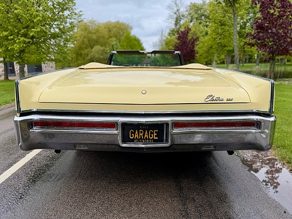 Buick Electra 225 4 of 23