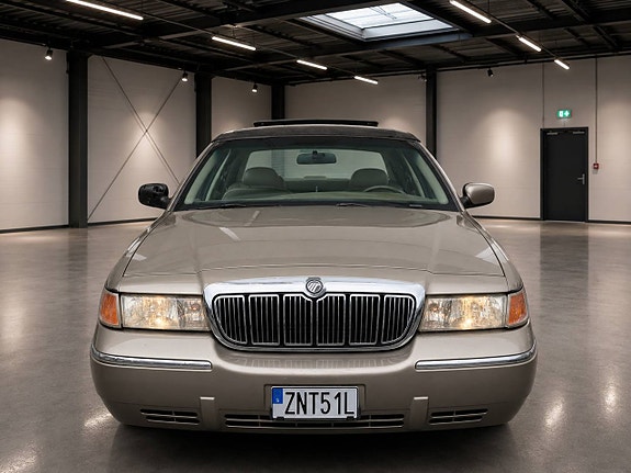 Mercury Grand Marquis 3 of 5