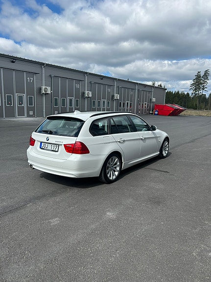 BMW 320d 4 of 9