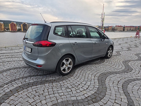 Opel Zafira Tourer 3 of 5