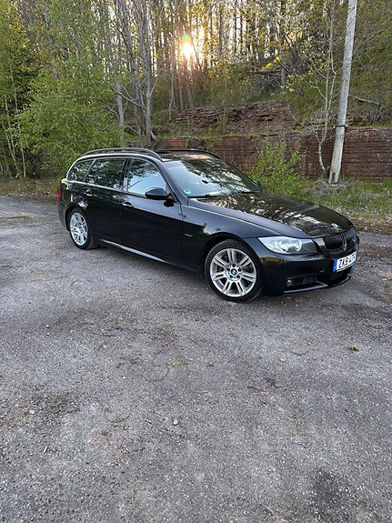 BMW 335i 2 of 6