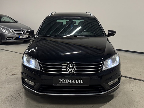 Volkswagen Passat 2 of 5