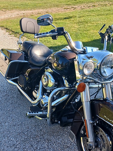 Harley-Davidson Road King 110th Anniversary 3 of 10