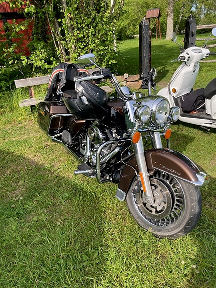 Harley-Davidson Road King 110th Anniversary 6 of 10
