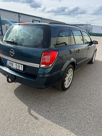 Opel Astra 3 of 5