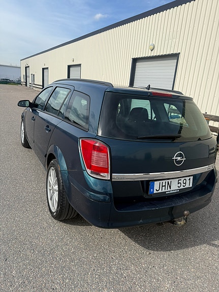 Opel Astra 4 of 5
