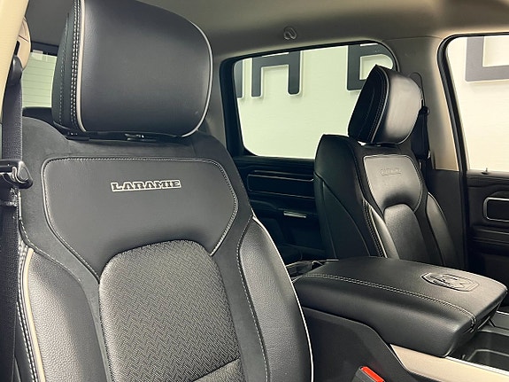 Dodge RAM 1500 12 of 16