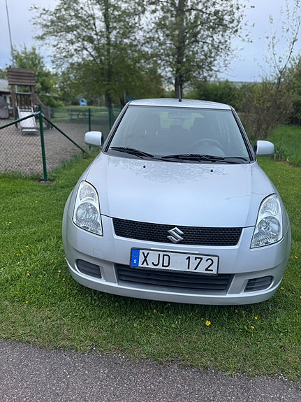 Suzuki Swift 3 of 5