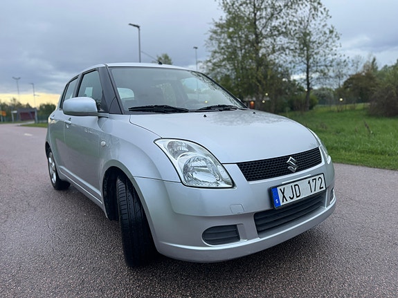 Suzuki Swift 2 of 5