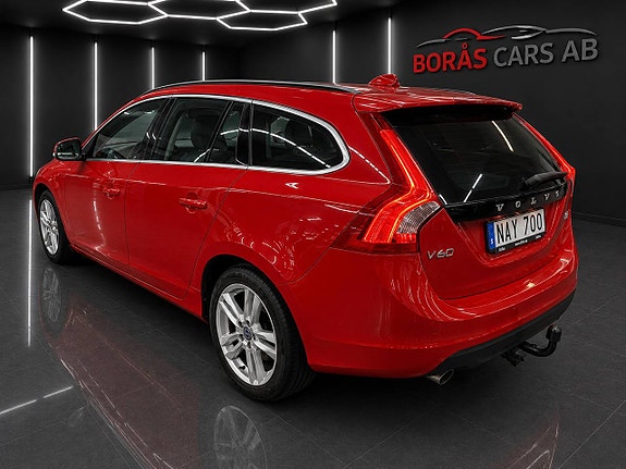 Volvo V60 2 of 12