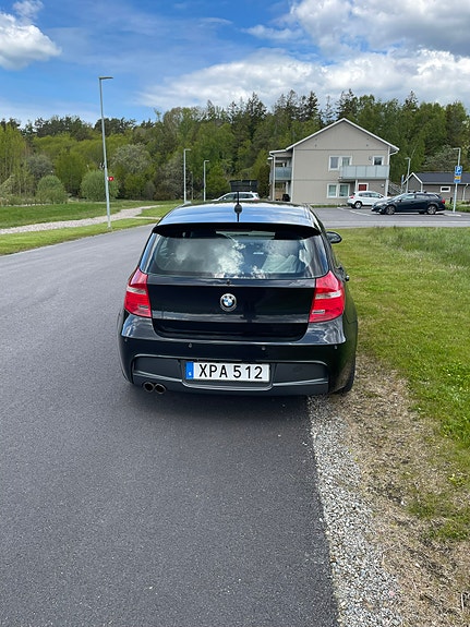 BMW 130i 2 of 5