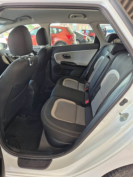 Kia Ceed 5 of 7