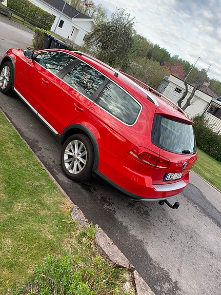 Volkswagen Passat Alltrack 3 of 5