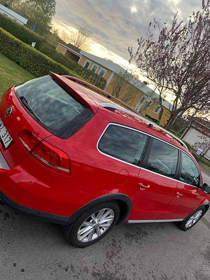Volkswagen Passat Alltrack 4 of 5