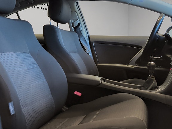 Toyota Avensis 10 of 30