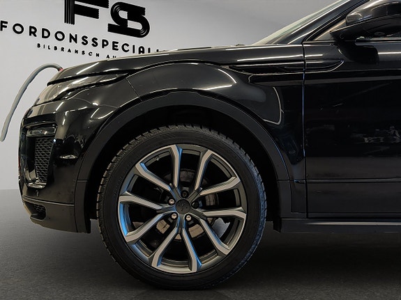Land Rover Range Rover Evoque 30 of 30