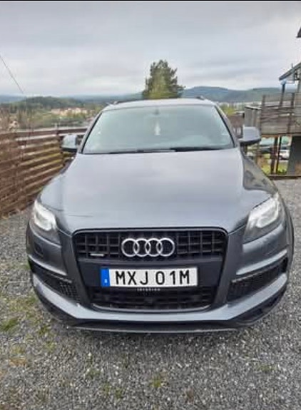 Audi Q7 2 of 7